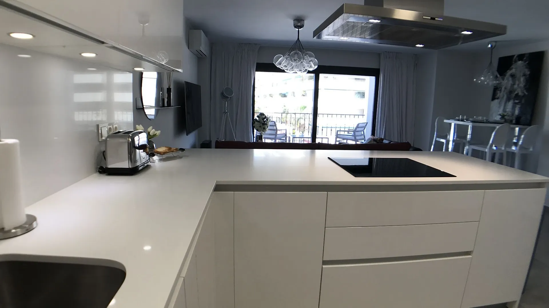 Contemporary 1 Bedroom Apt Puerto Banus Marbella