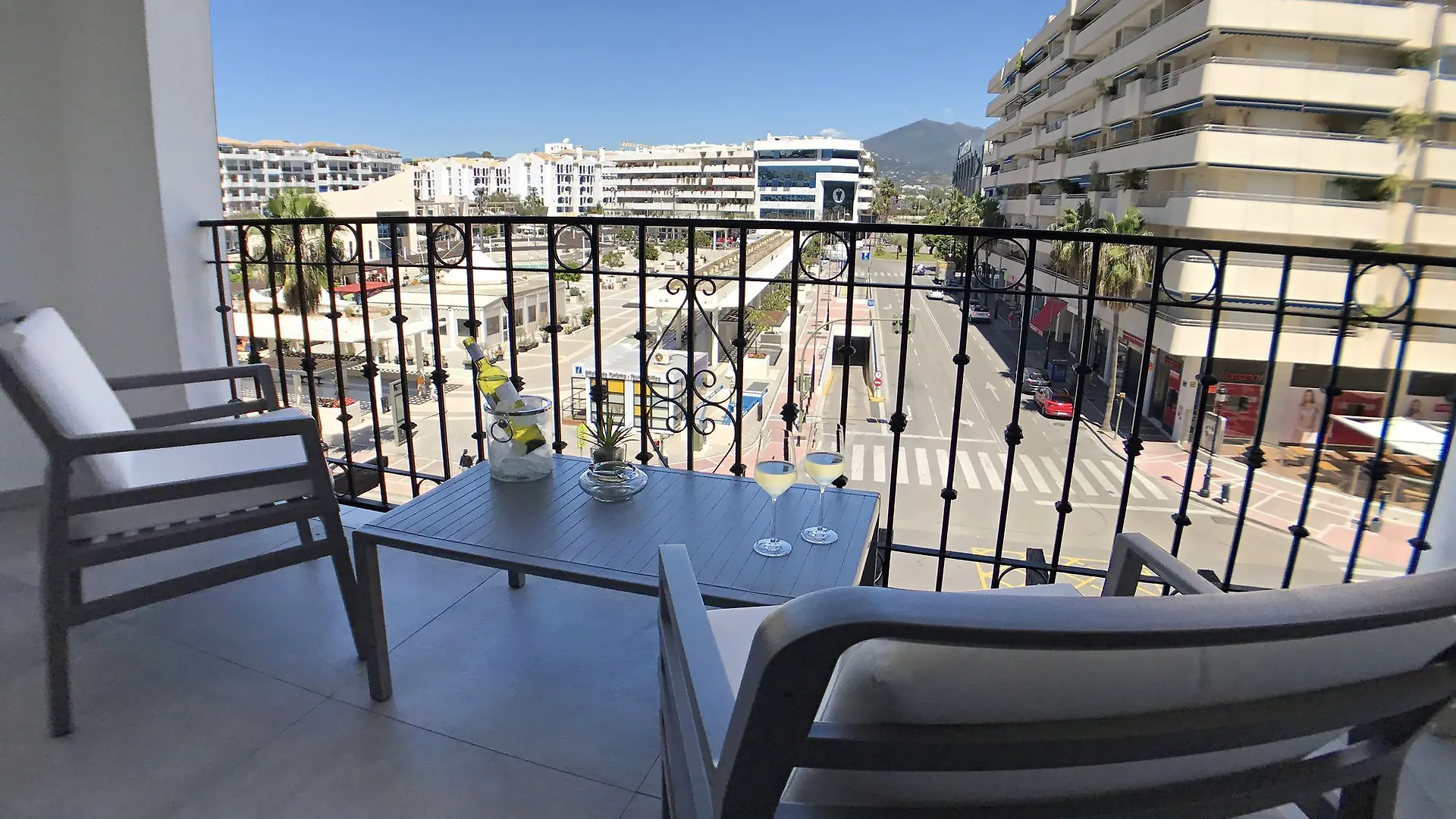 Contemporary 1 Bedroom Apt Puerto Banus Marbella 0*,  Spanien